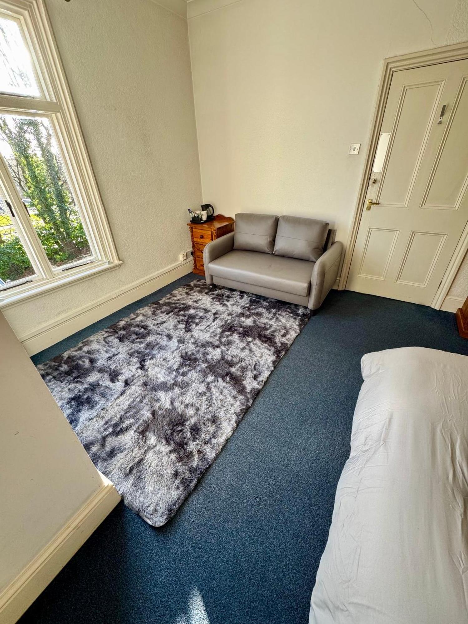 Wifi Free Parking Edgbaston B5 Guest house *